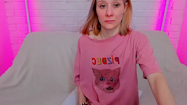 NikaBond's Live XXX Chat
