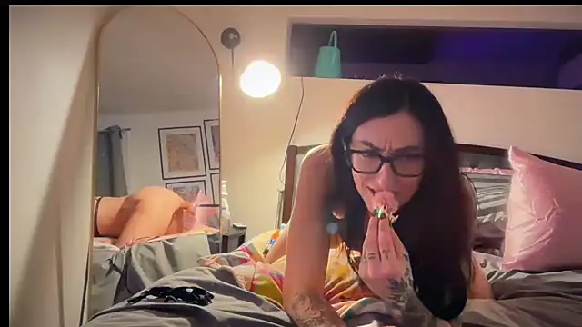 Živý XXX chat MissCutieKink
