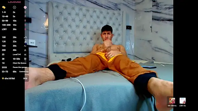 Axel_Romanov Adlı Modelin Canlı XXX Sohbeti