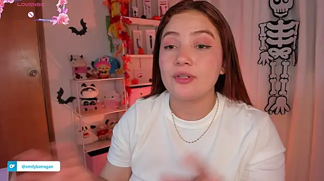 EmilyBarragan_ Adlı Modelin Canlı XXX Sohbeti