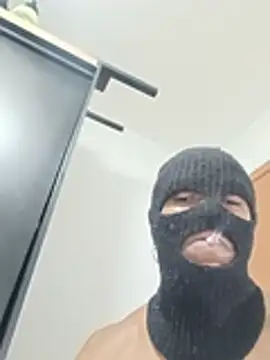 Chat +18 de negro23cmdot ao vivo