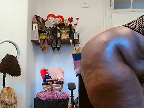 xTALLSEXYBUMx Adlı Modelin Web Kamerası Şovu