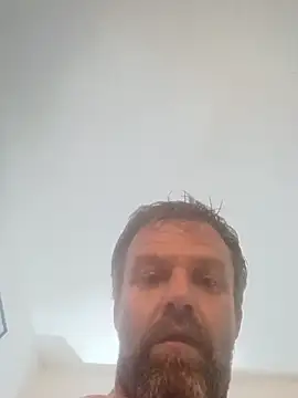 צ'אט XXX בשידור חי של 2Clouded4U2C