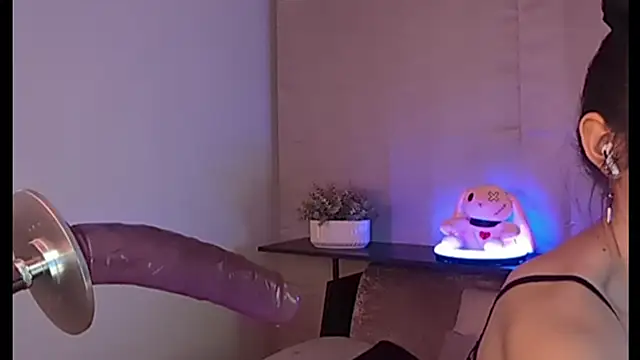 ElyeRoss XXX чат на живо