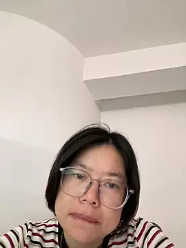 suning668 Adlı Modelin Canlı XXX Sohbeti