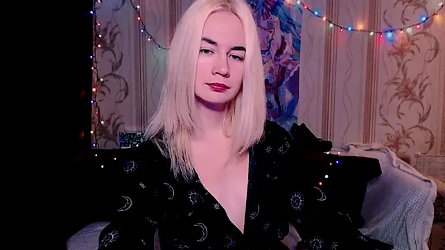 xxxcharismaaa élő XXX-chatje