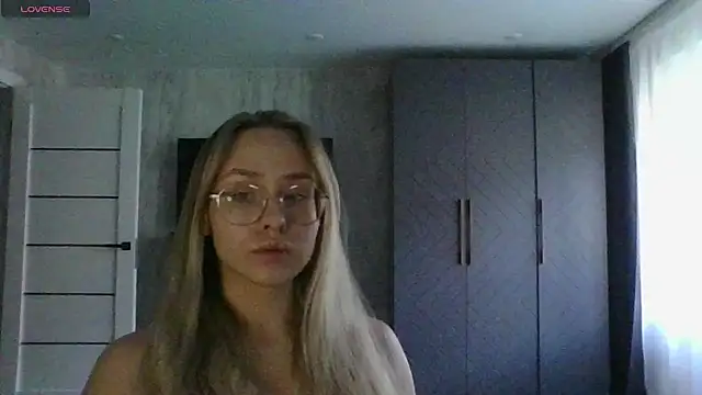 Chat +18 de Annie_Cohn ao vivo