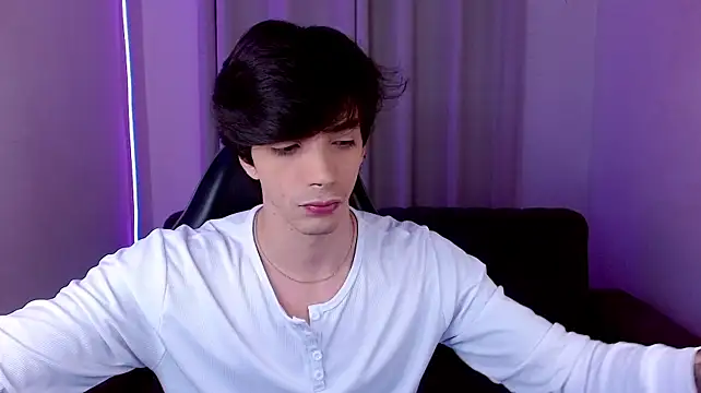 Chat +18 de H3ll_B0I ao vivo