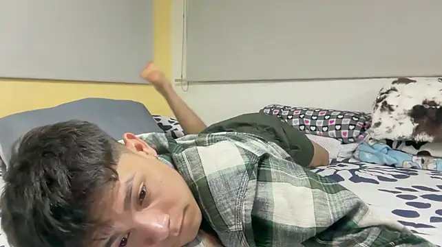 Chat +18 de Andy_Belier23 ao vivo