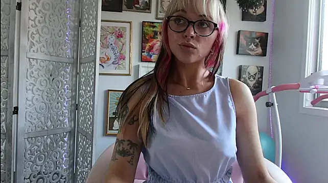 XXX chat uživo modela makiyahbelle