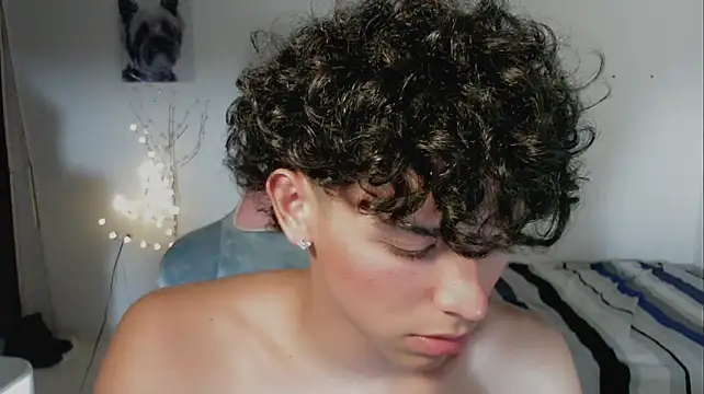 Chatroom XXX en direct de FUNNY_DICK_