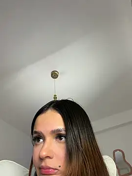 Chat +18 de itsclaiire ao vivo