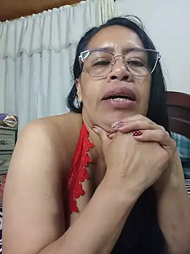 Chat +18 de Emilif_ ao vivo