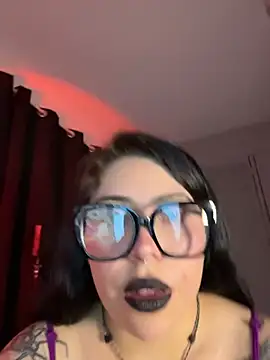 Chat +18 de Draculona-666 ao vivo