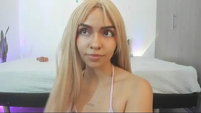 litle_slutn Live XXX chat