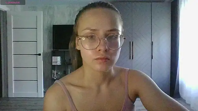 Annie_Cohn Adlı Modelin Canlı XXX Sohbeti
