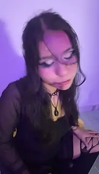XXX chat uživo modela HollyPeachh