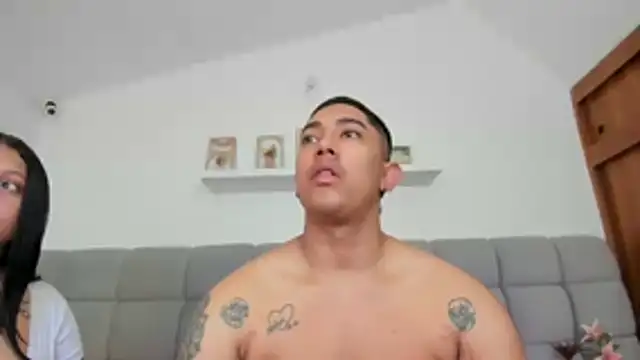צ'אט XXX בשידור חי של erotic_sins