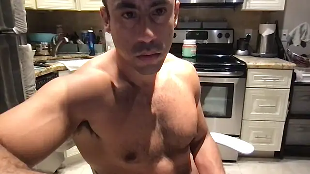 Chat XXX en directo de BigGuyMuscle