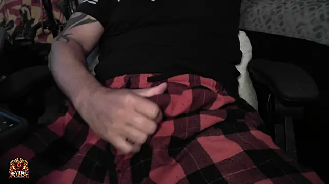 DevilPup75_のライブXXXチャット