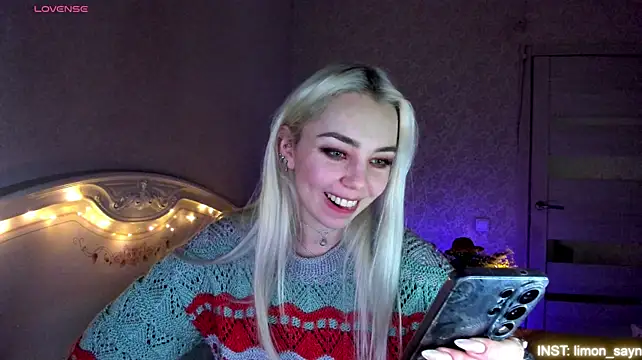 Онлайн чат XXX LillyMoure_