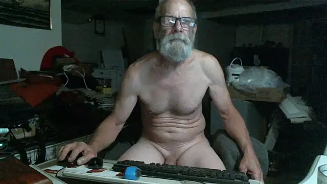 Czat XXX na żywo – farmboy4yu
