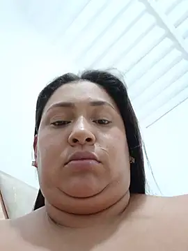 Chatroom XXX en direct de Hot_bella12