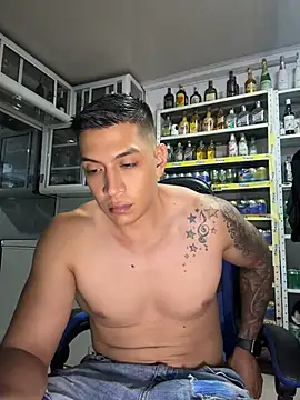 OliverWest04 Chat XXX in diretta
