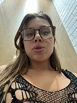 Jucie_Boom live XXX chat