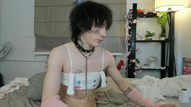 Ember_Vixen Adlı Modelin Canlı XXX Sohbeti