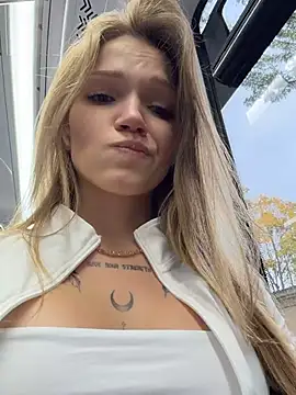 StreetSquirtn Live XXX chat