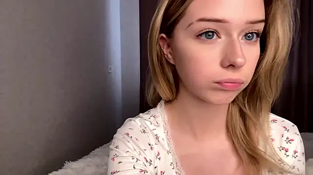 EmilyMint 现场XXX聊天