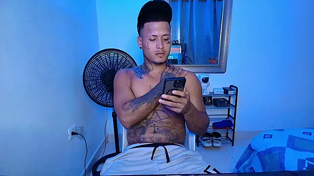 crow_black00 Chat XXX live