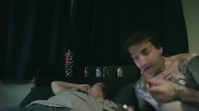 2-BLUNT-CUNTS' Live XXX Chat