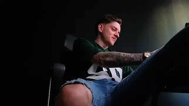 FelixStarkk Adlı Modelin Canlı XXX Sohbeti
