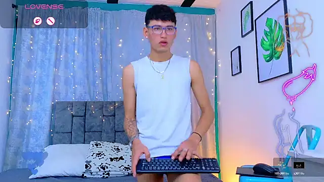 NicolasTorrez live XXX chat