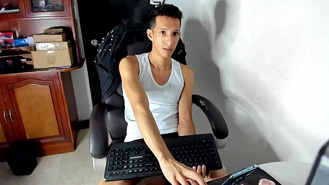 AlphaMarco Live XXX Chat
