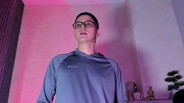 Ostin_Colt 即時 XXX 聊天