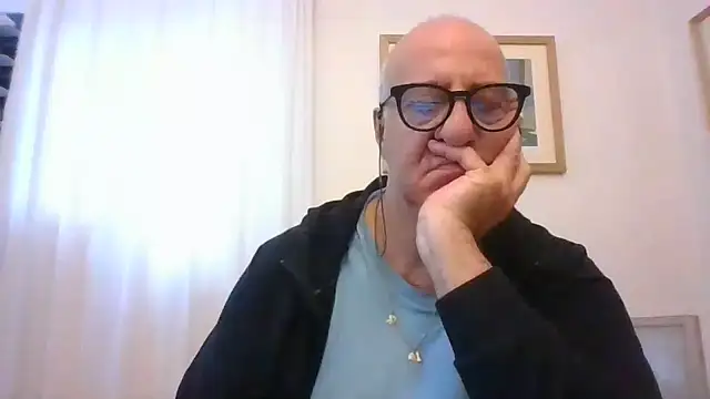 ANONIMO7735's Live XXX Chat