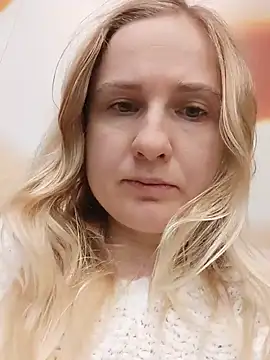 Lanavi_Smile Adlı Modelin Canlı XXX Sohbeti