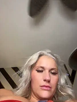 Peachyb 现场XXX聊天