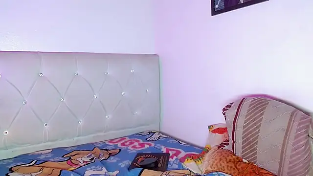 Angel_foxc13 – Naživo XXX chat