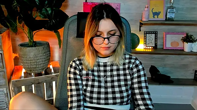 LeslieBloom 现场XXX聊天