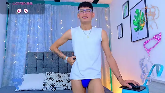 NicolasTorrez Live XXX-Chat