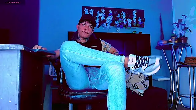 XXX chat uživo modela HannibalLester