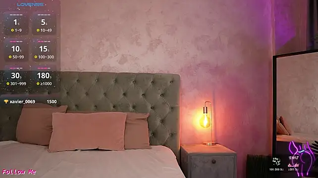 LucyWilow Chat XXX live