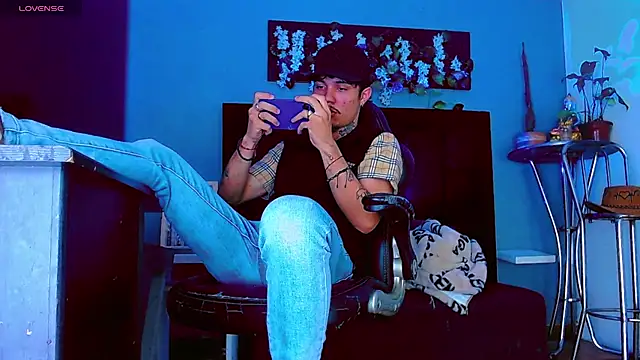 HannibalLester XXX чат на живо