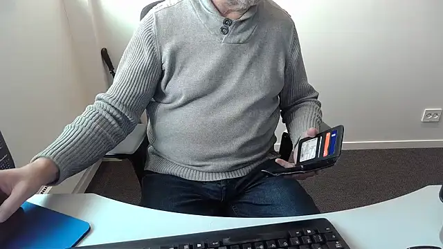 צ'אט XXX בשידור חי של Buggemann