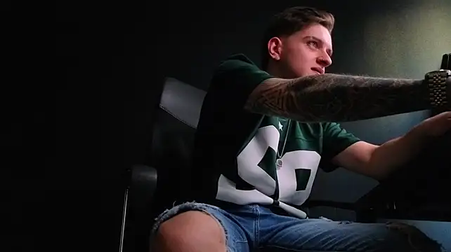 FelixStarkk Chat XXX in diretta