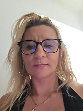 KaylinJan Chat XXX live